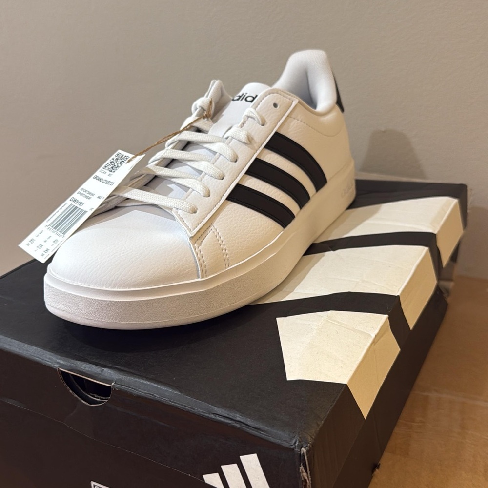 Adidas Men’s  grand court 2.0